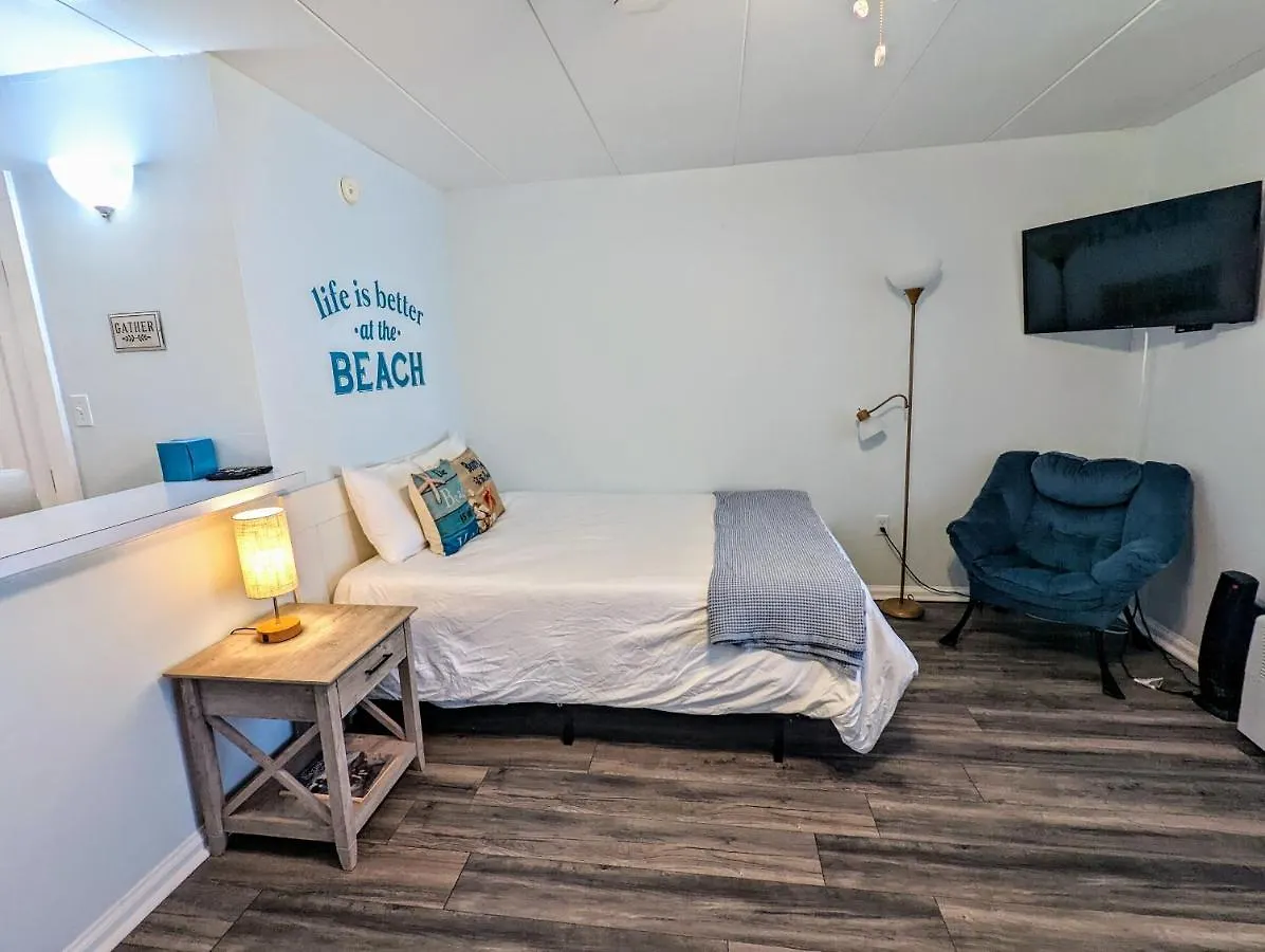 Апартаменты Renovated, Oceanfront Building, Boardwalk, Pool, Beach, 4 People, Cozy Studio Unit, Walk Right Out No Elevator, Kitchen, Restaurant Вирджиния-Бич