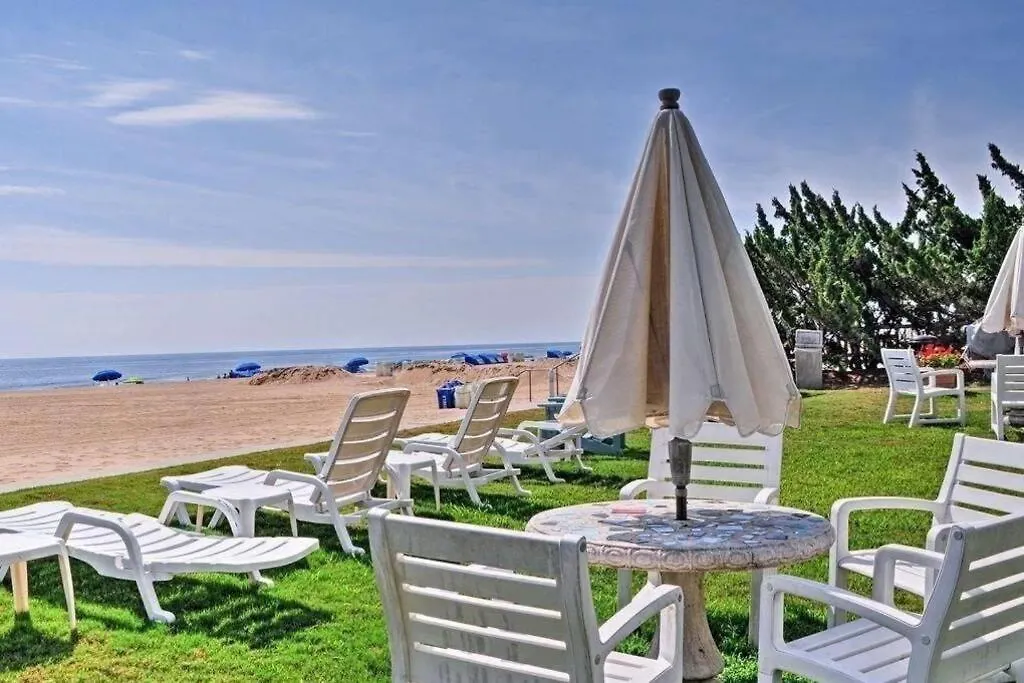 Апартаменты Renovated, Oceanfront Building, Boardwalk, Pool, Beach, 4 People, Cozy Studio Unit, Walk Right Out No Elevator, Kitchen, Restaurant Вирджиния-Бич 0*,