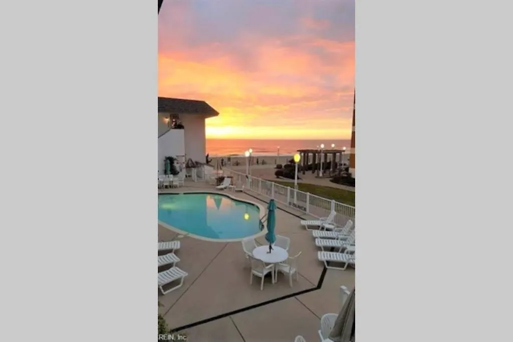 Oceanfront Studio: Boardwalk Retreat with Pool Apartment Virginia Beach