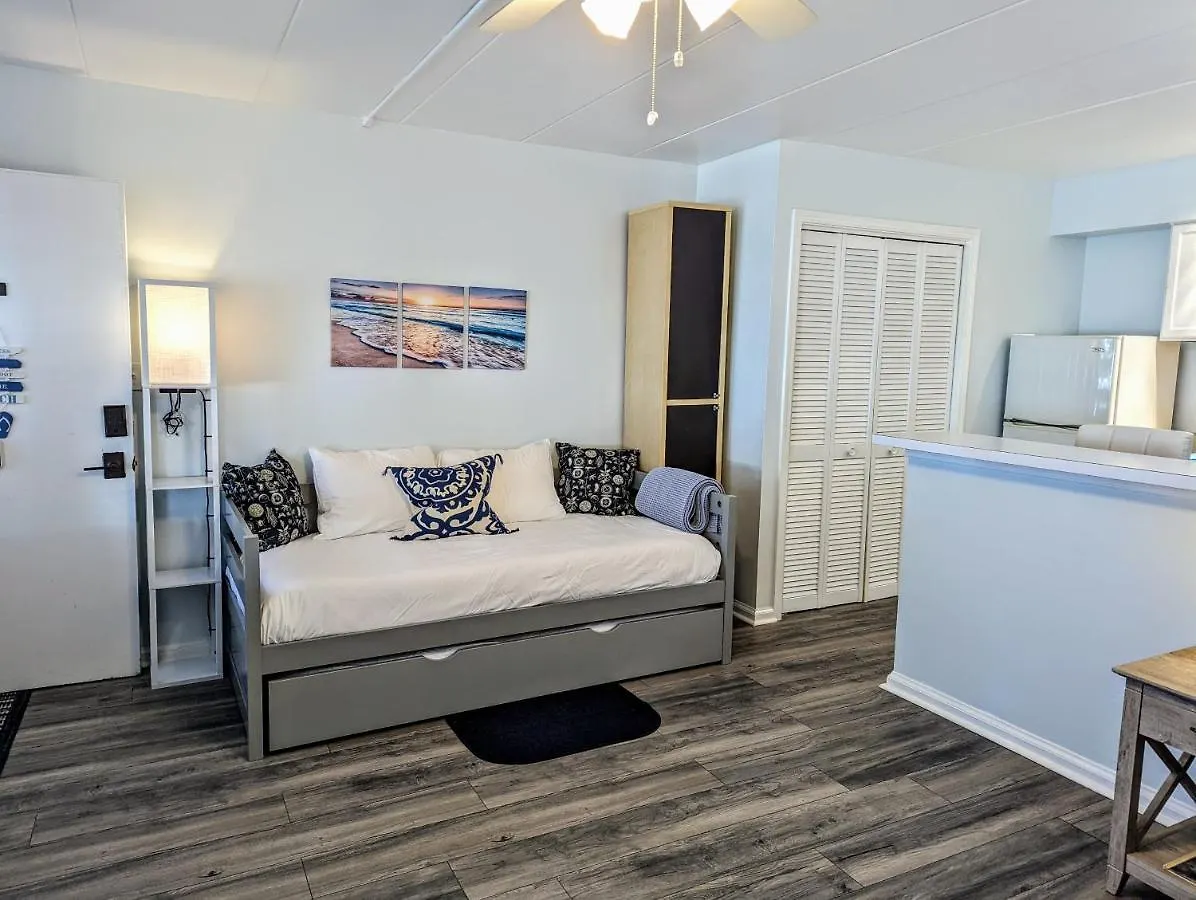 Oceanfront Studio: Boardwalk Retreat with Pool Apartment Virginia Beach