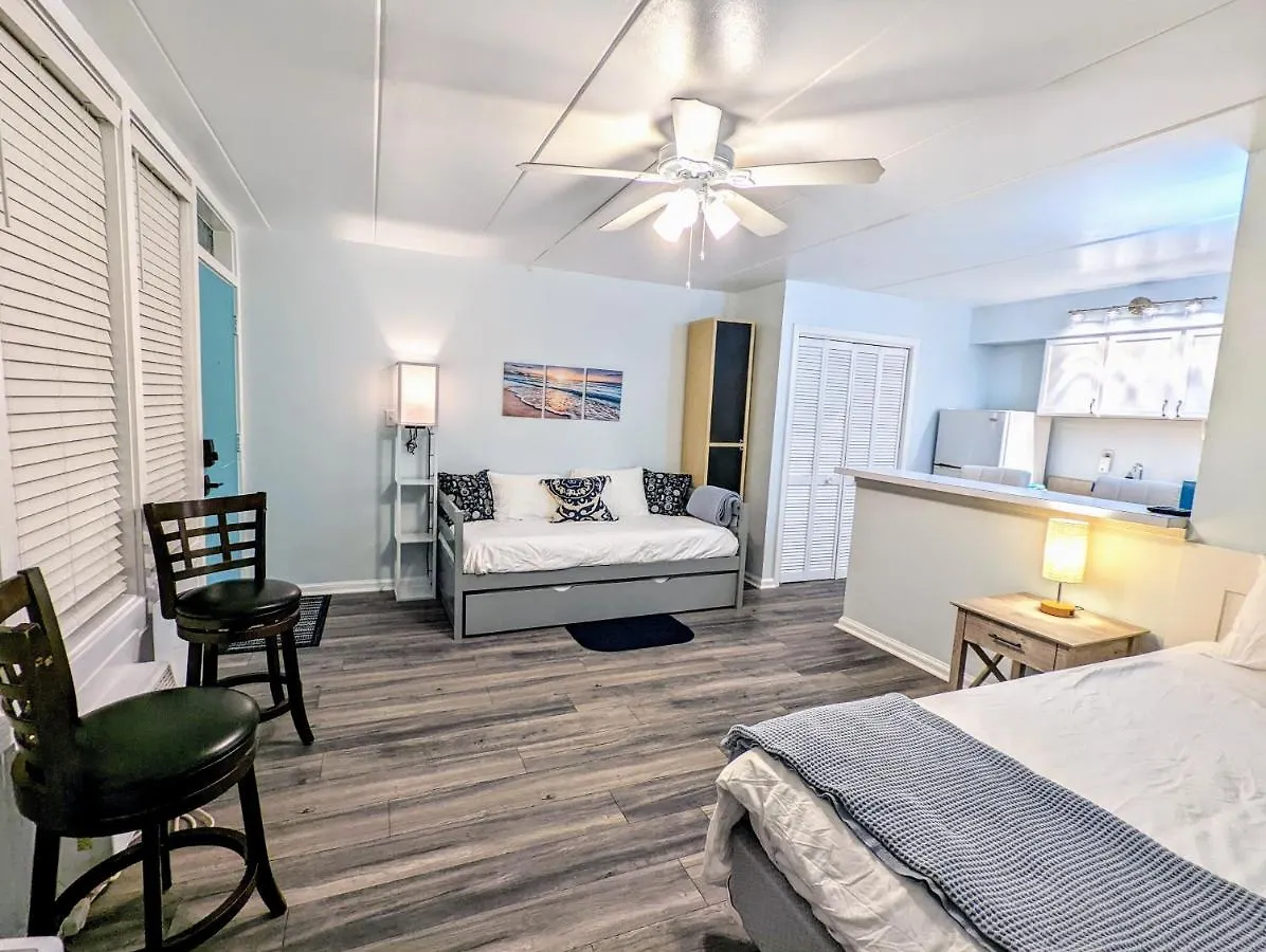 Oceanfront Studio: Boardwalk Retreat with Pool Apartment Virginia Beach