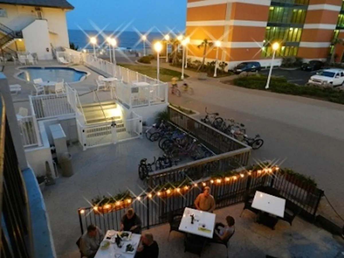 Oceanfront Studio: Boardwalk Retreat with Pool Apartment Virginia Beach